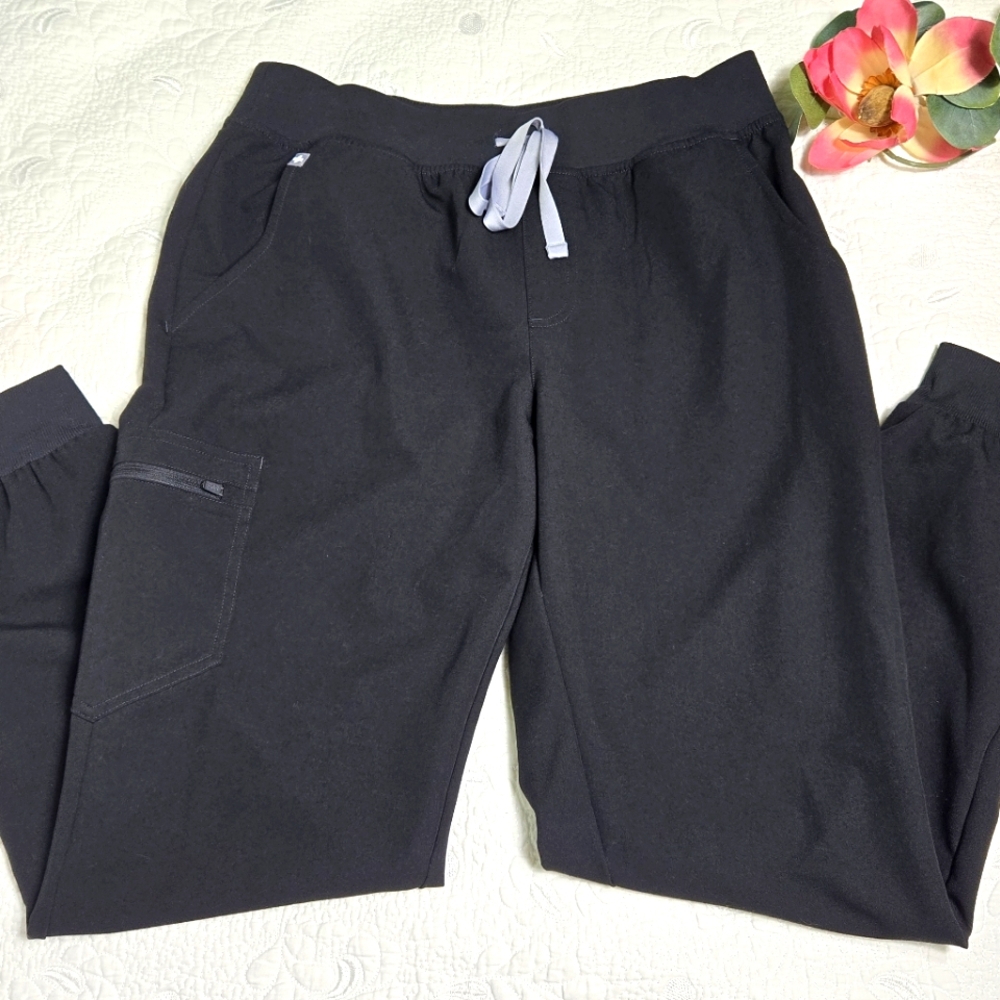Figs Technical Collection Black Scrubs Joggers, Size M